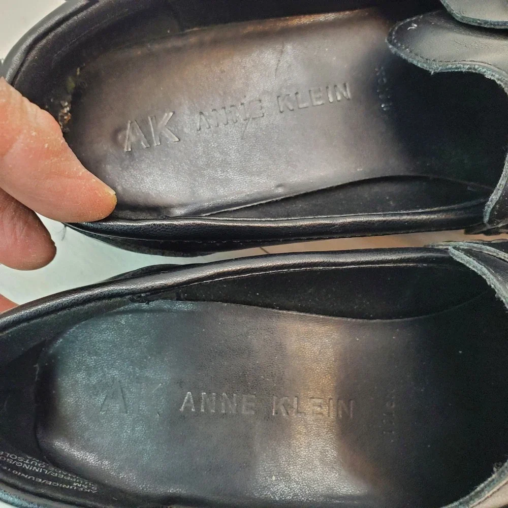 Anne‎ Klein Women's Black Loafers with Silver Chain Detail Size 9.5M